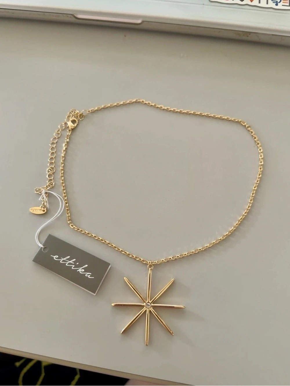 NWT Ettika Gold Celestial Starburst Crystal Pendant Necklace Adjustable